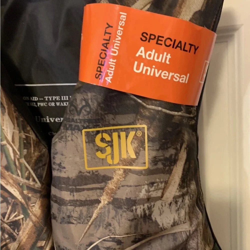 Realtree Camouflage‎ Vest